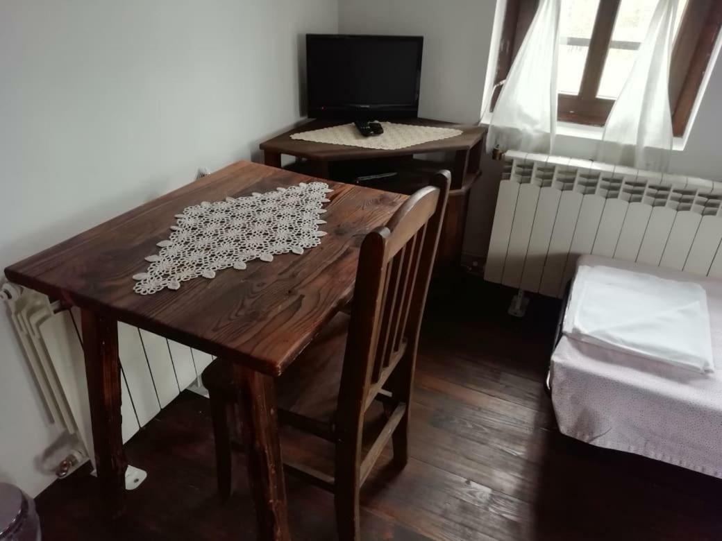 Family Hotel Kalifer Kalofer Eksteriør billede